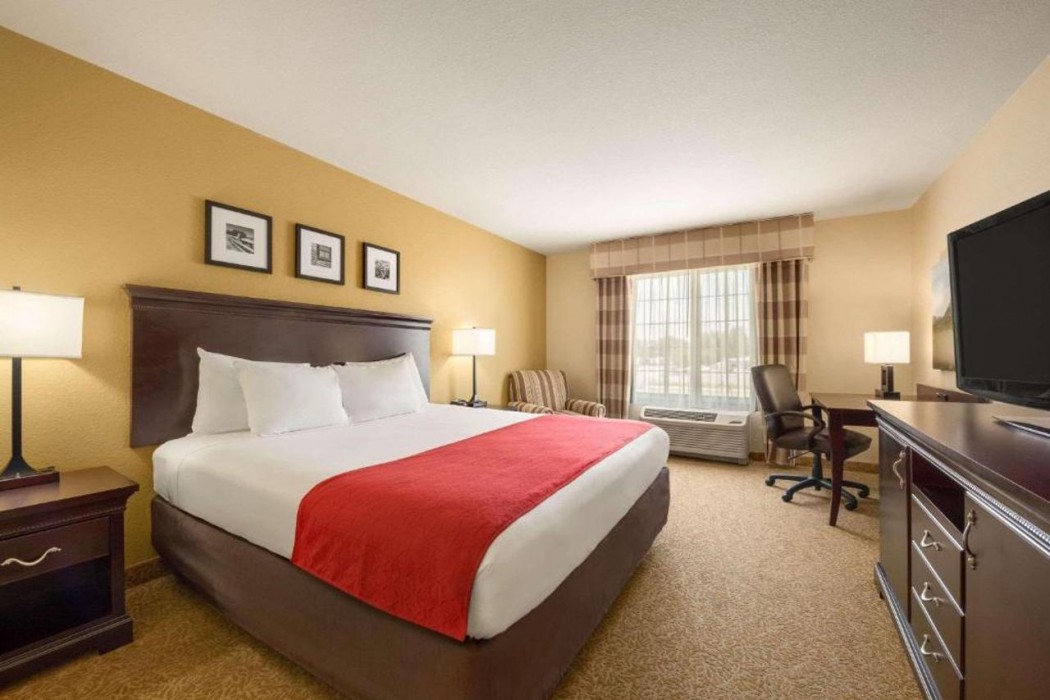 Country Inn & Suites By Radisson, Minot, ND 9/24