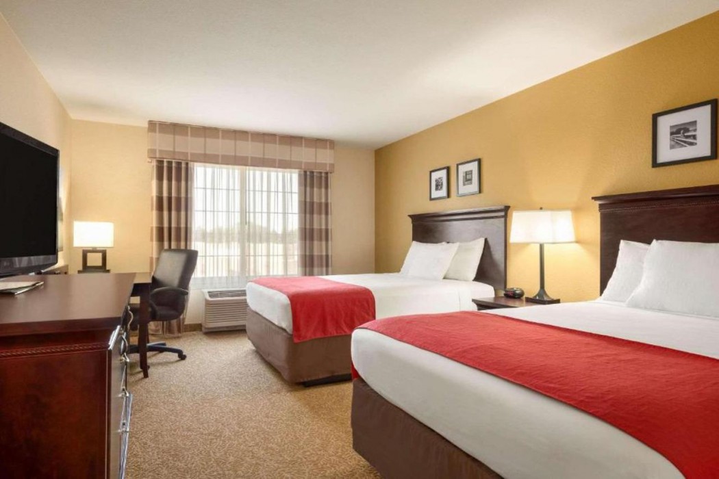 Country Inn & Suites By Radisson, Minot, ND 8/24
