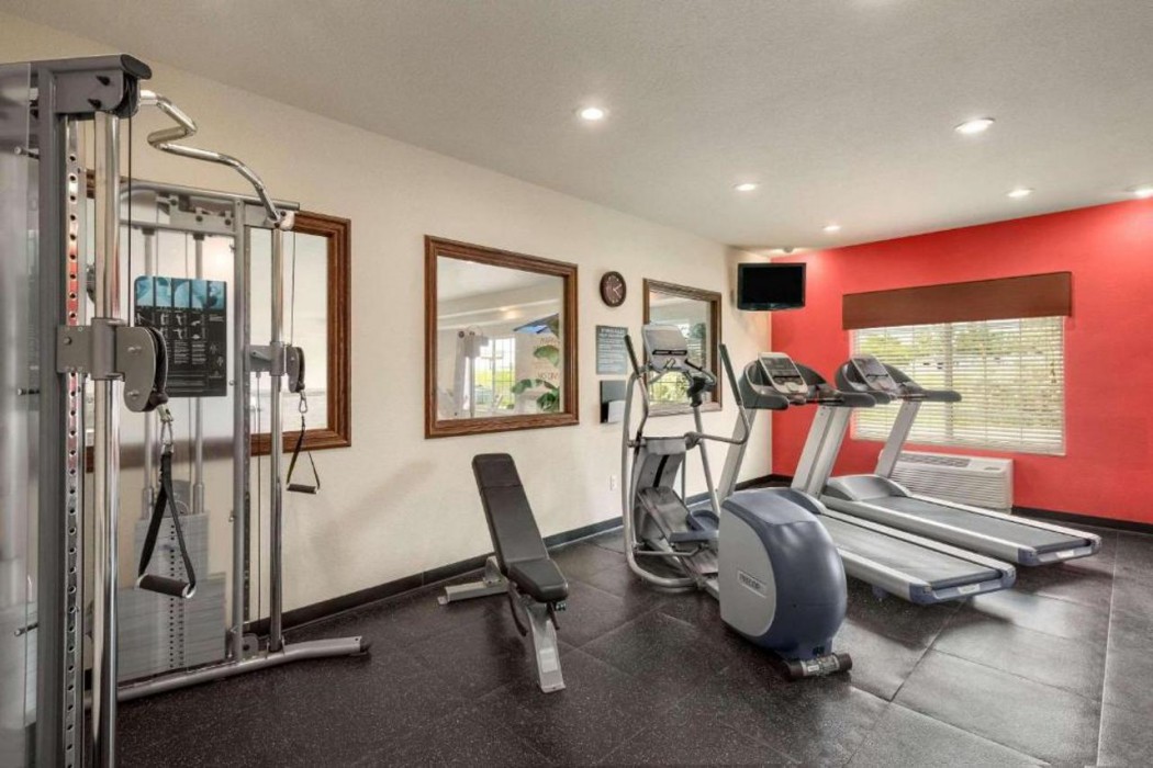 Country Inn & Suites By Radisson, Minot, ND 18/24