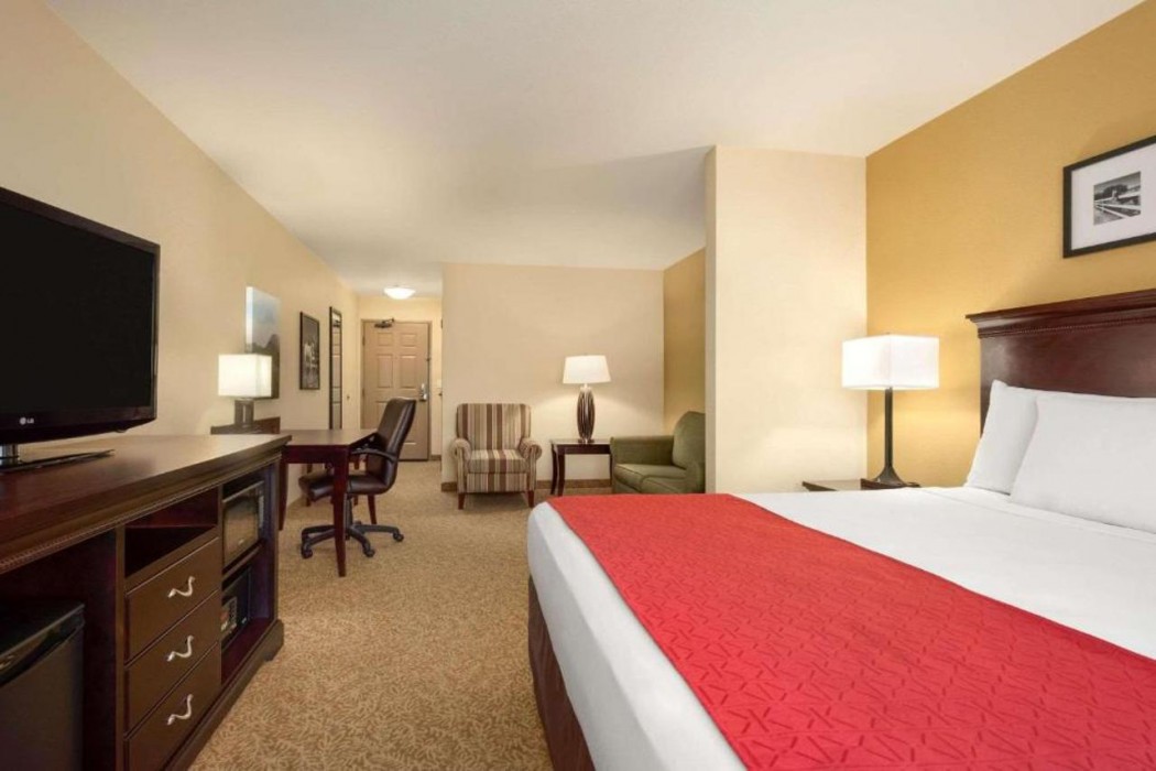 Country Inn & Suites By Radisson, Minot, ND 5/24