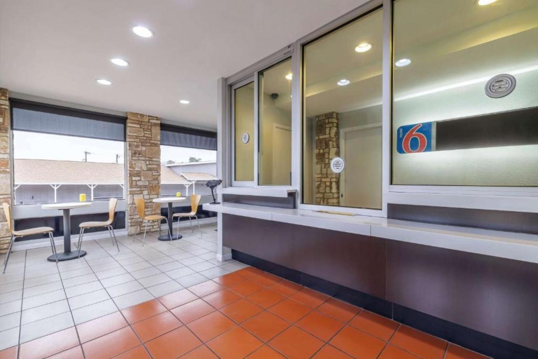 Motel6 Boerne, TX 10/60