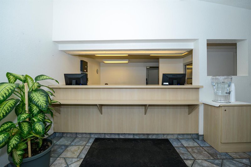 Americas Best Value Inn Suites Jackson Mi 5/18