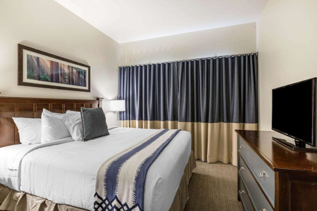 Bluegreen Vacations Big Bear Village, an Ascend Collection Resort 13/25