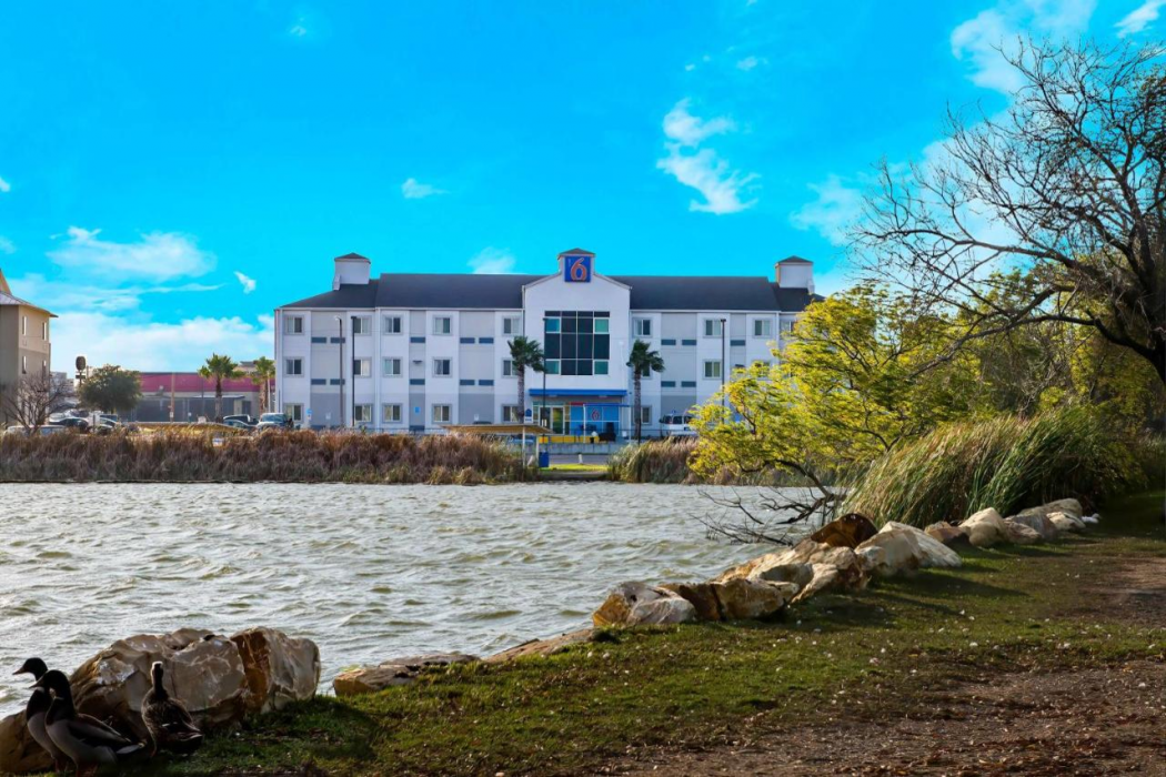 Motel6 Eagle Pass, TX - Lakeside in EAGLE PASS - TX