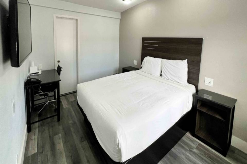Motel6 Santa Cruz, CA 10/56