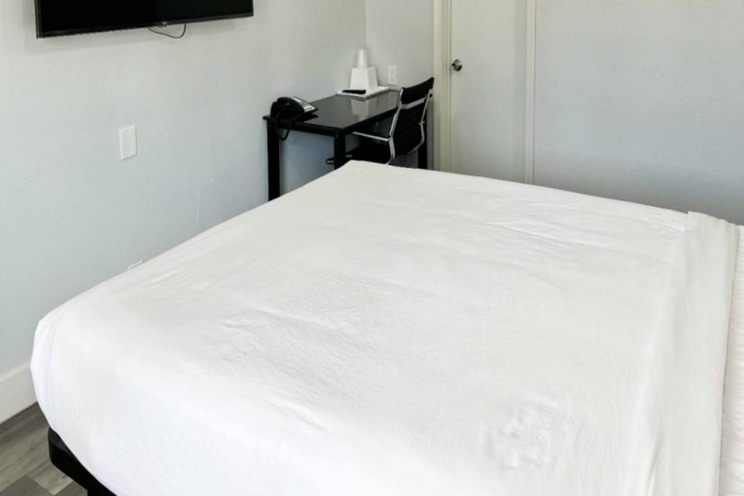 Motel6 Santa Cruz, CA 7/56