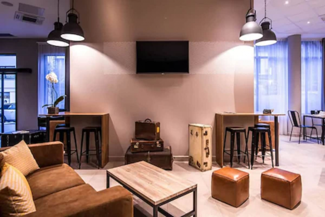 Best Western Plus Suitcase Paris La Defense 10/23