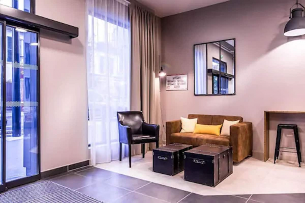 Best Western Plus Suitcase Paris La Defense 7/23