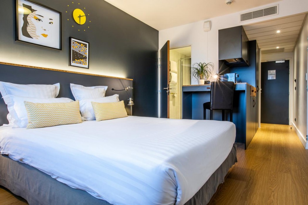 Best Western Plus Suitcase Paris La Defense 4/23