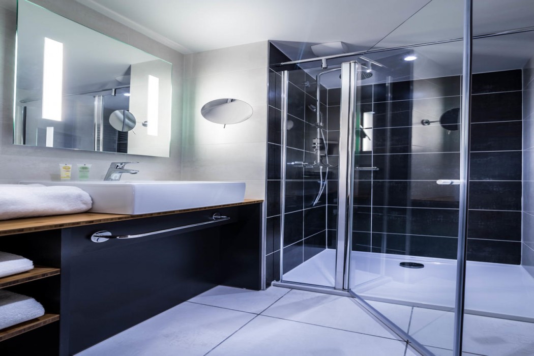 Best Western Plus Suitcase Paris La Defense 5/23