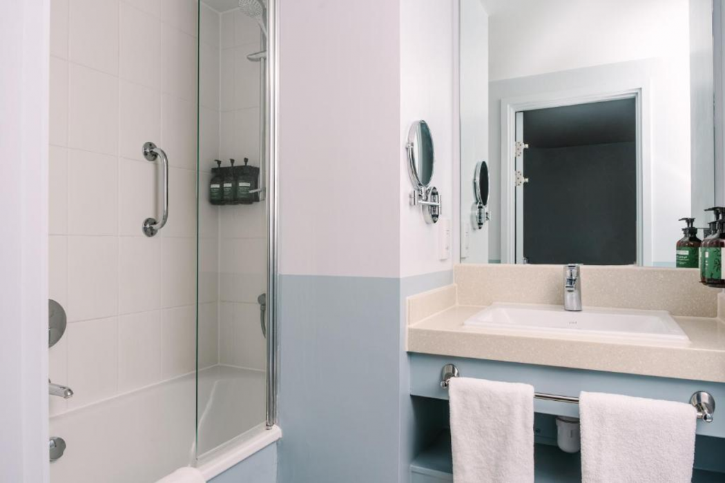 voco Winchester Hotel & Spa By IHG 24/69