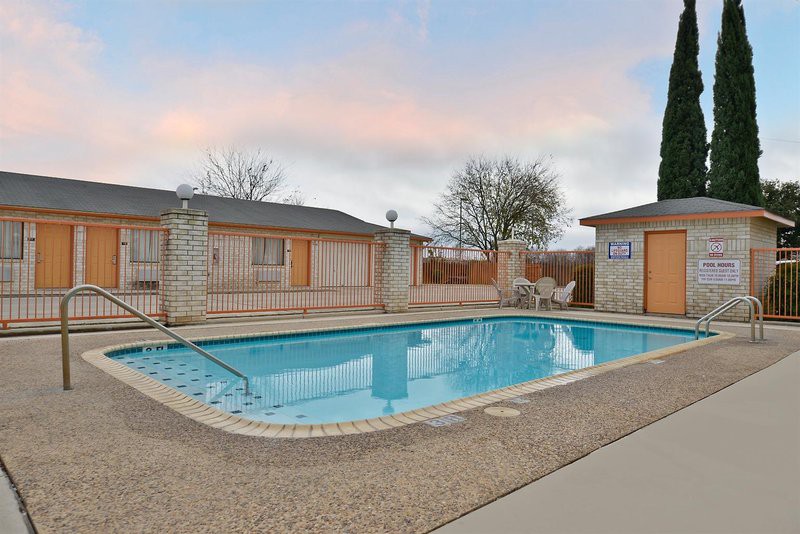 Budget Inn San Antonio Downtown I-10 East 13/27