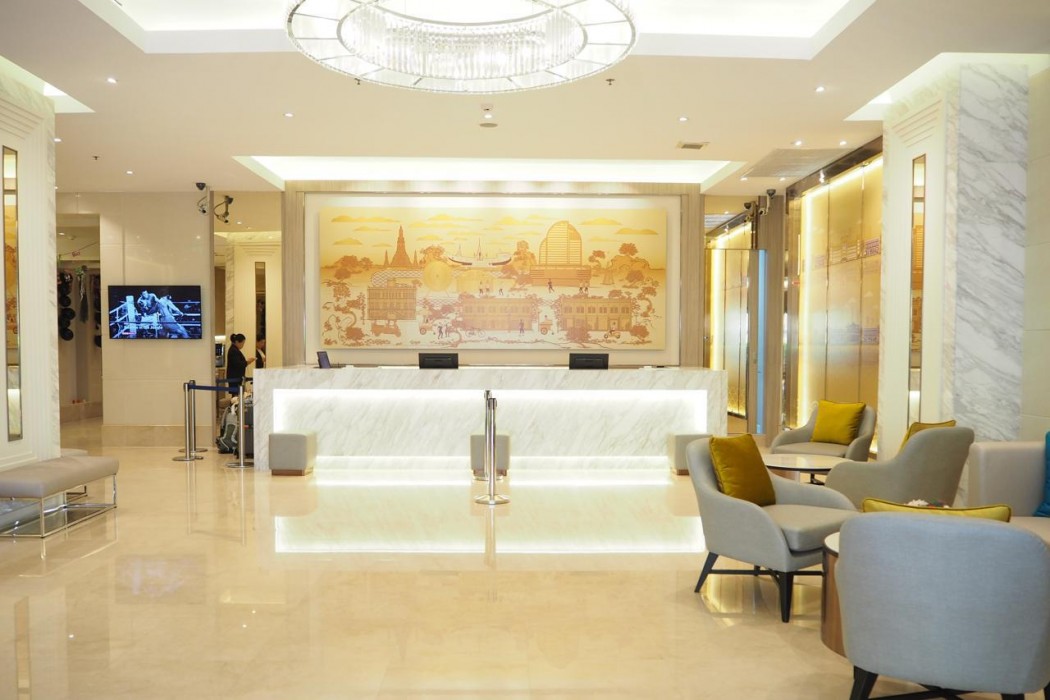 Centre Point Plus Hotel Silom 5/76