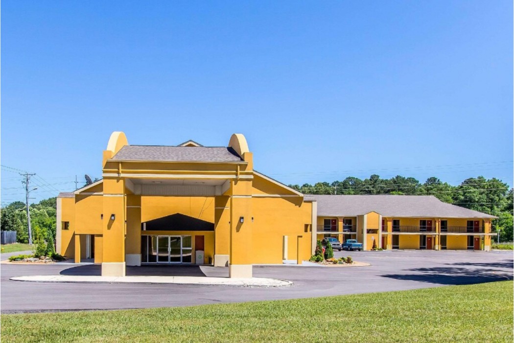 Days Inn by Wyndham Scottsboro AL 2/27