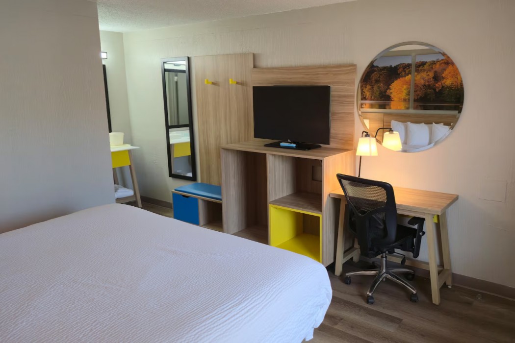 Days Inn by Wyndham Scottsboro AL 10/27