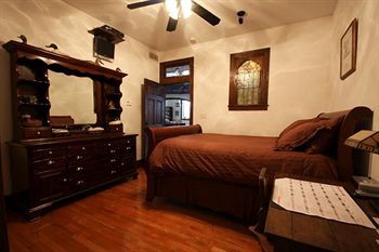 McGrady Inn