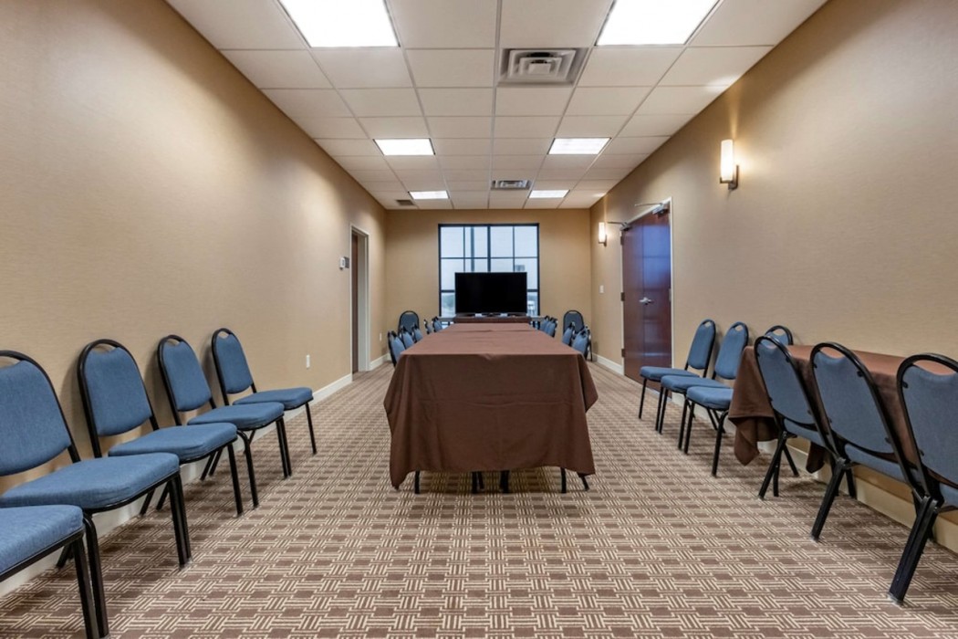 Comfort Suites Airport-University 9/33