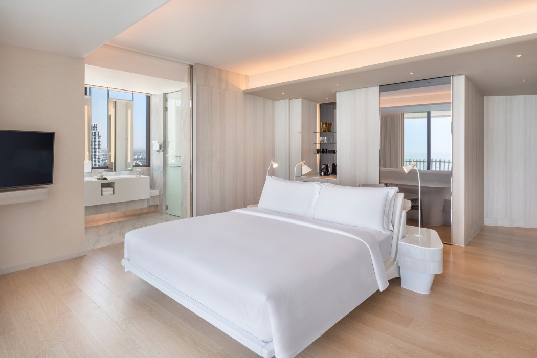 Hilton Pattaya 16/80
