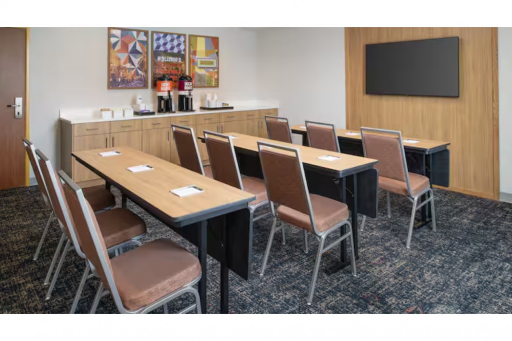 Hampton Inn by Hilton North Hollywood 11/25