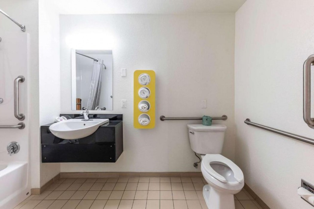 Motel6 North Richland Hills, TX 25/61