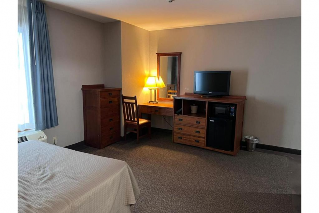 Pleasant Night Inn Carthage Near Fort Drum 13/21