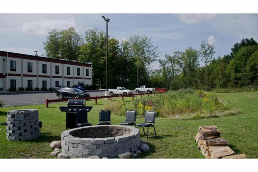 Pleasant Night Inn Carthage Near Fort Drum 2/21