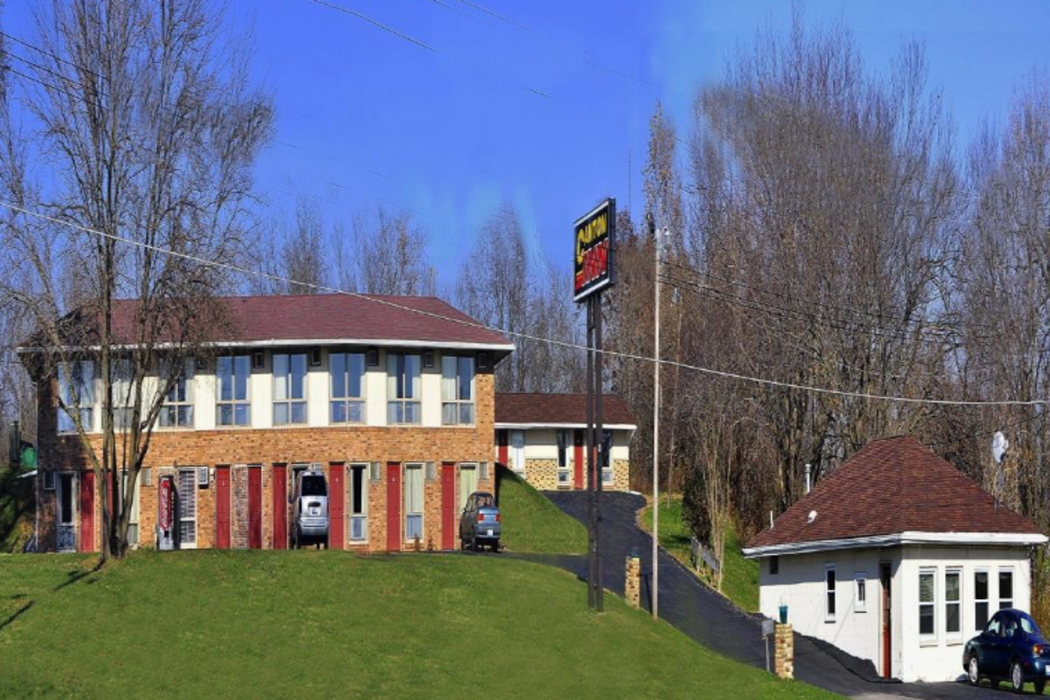 Canton Inn 1/60