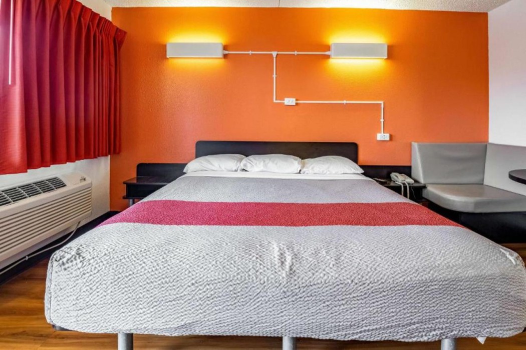 Motel6 Joliet, IL - I-80 11/58