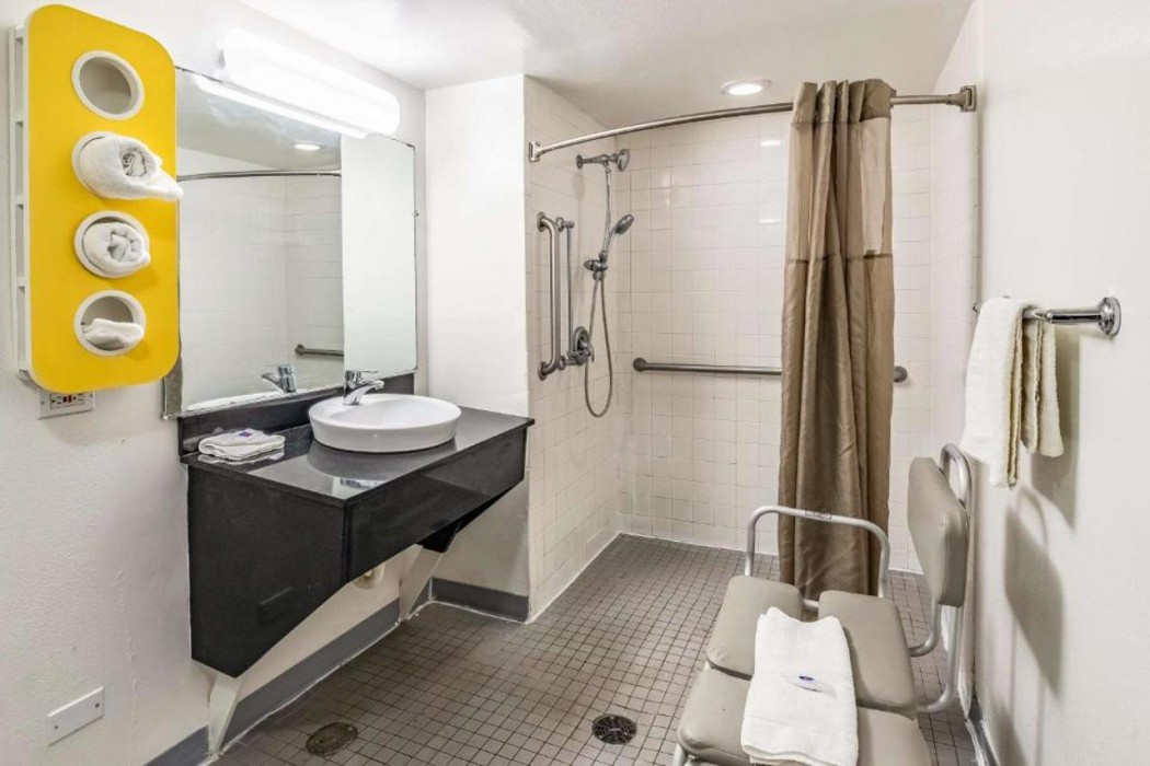 Motel6 Joliet, IL - I-80 16/58
