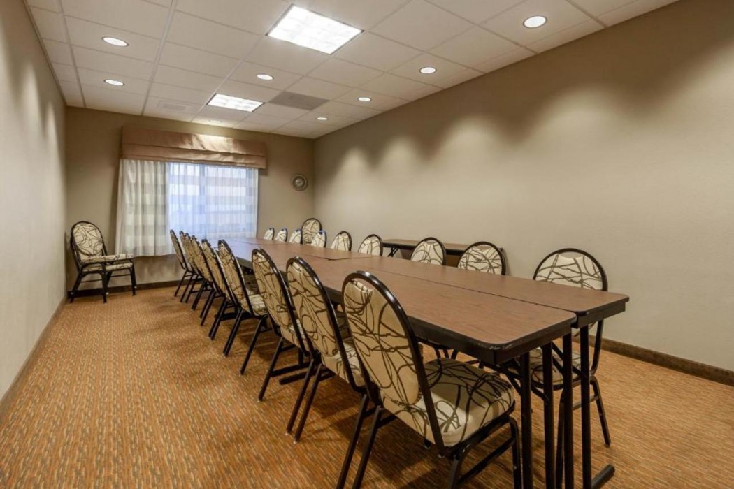 Sleep Inn & Suites Devils Lake, ND 26/42