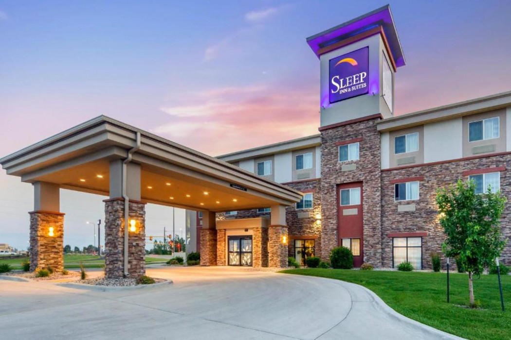 Sleep Inn & Suites Devils Lake, ND 3/42