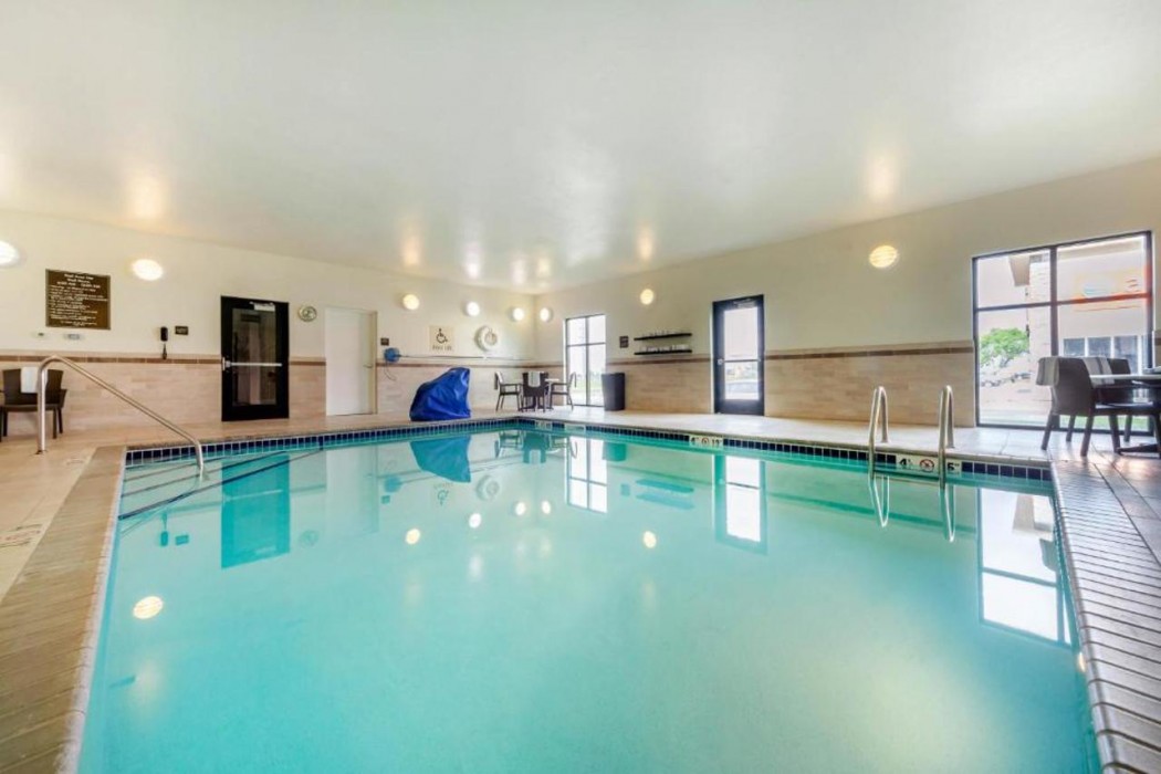 Sleep Inn & Suites Devils Lake, ND 29/42