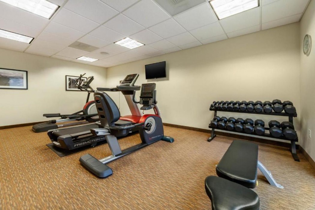 Sleep Inn & Suites Devils Lake, ND 33/42