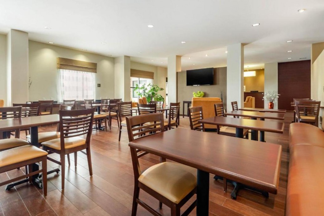 Sleep Inn & Suites Devils Lake, ND 24/42