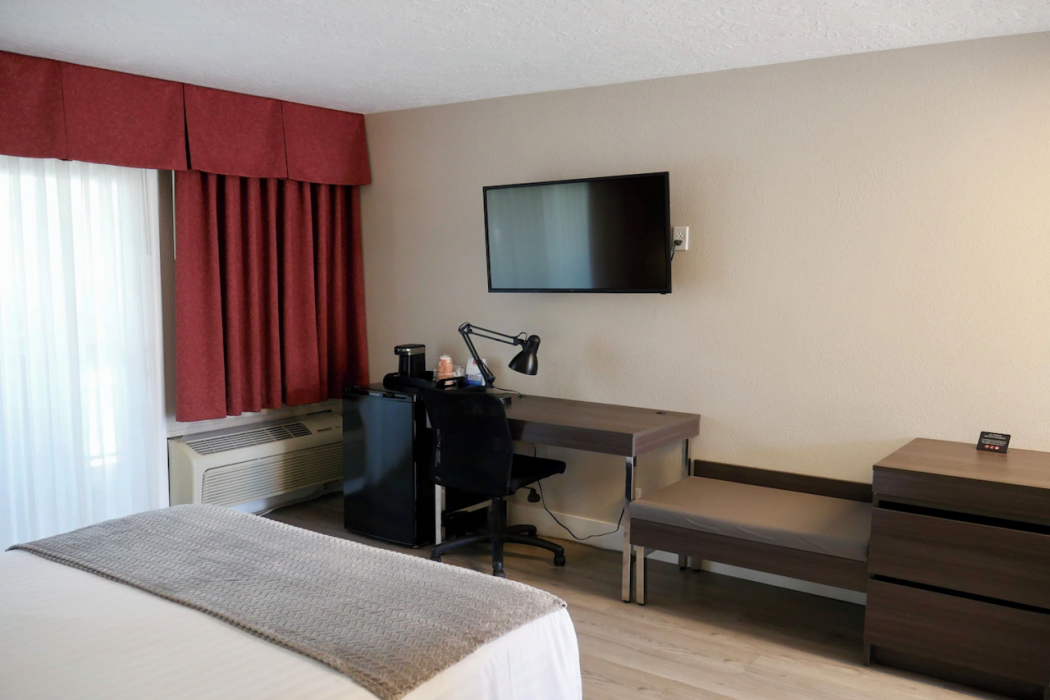 Econo Lodge Lake Elsinore 17/22