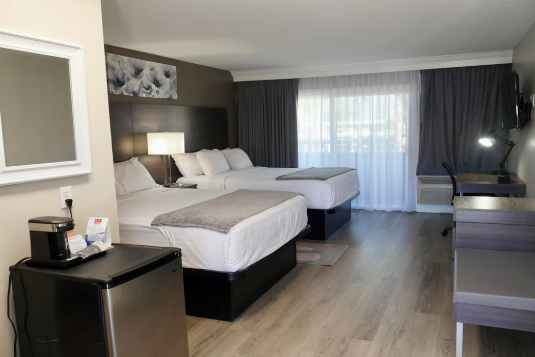 Econo Lodge Lake Elsinore 9/22