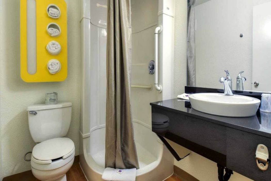 Motel6 Westminster, CA - South - Long Beach Area 21/43