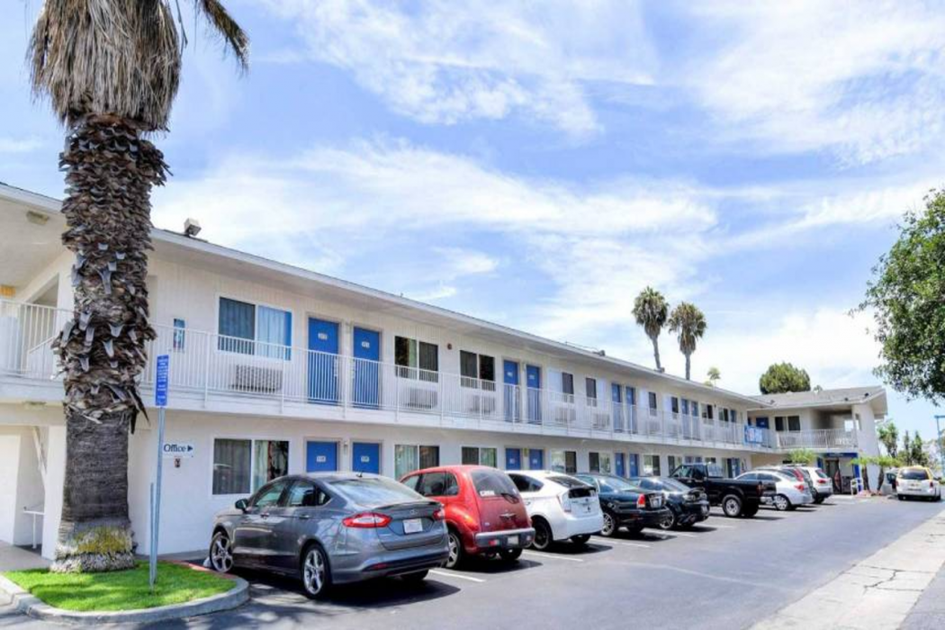 Motel6 Westminster, CA - South - Long Beach Area