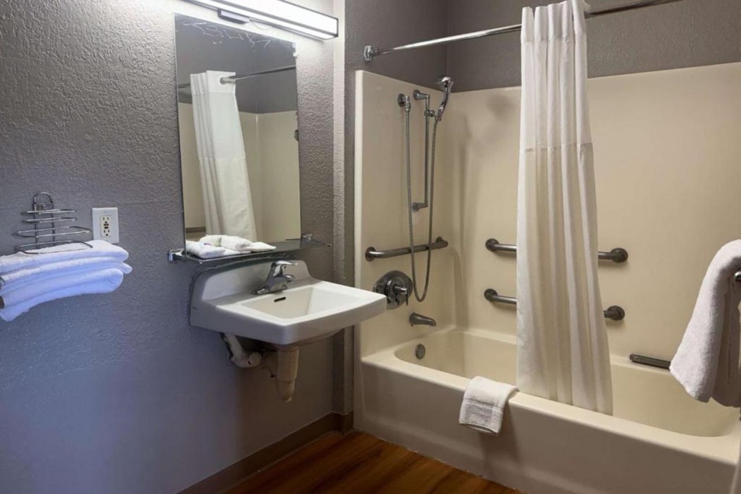 Motel6 Simi Valley, CA 15/50