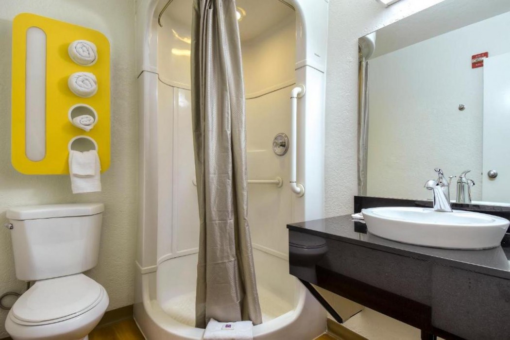 Motel6 Stanton, CA - Anaheim West 19/60