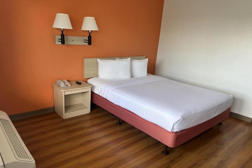 Motel6 Stanton, CA - Anaheim West 15/60