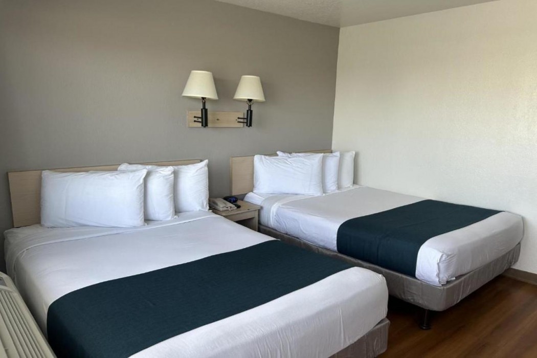 Motel6 Stanton, CA - Anaheim West 16/60