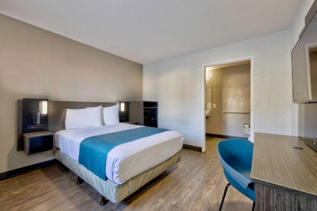 Motel6 Anaheim, CA - Fullerton East 23/59