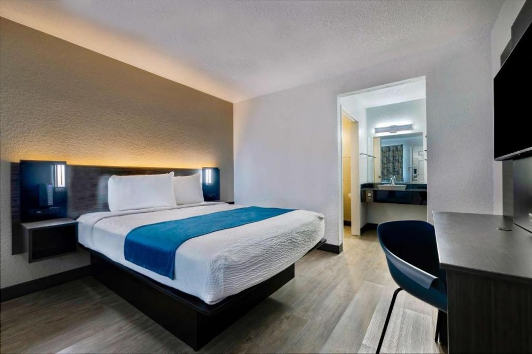 Motel6 Anaheim, CA - Fullerton East 22/59