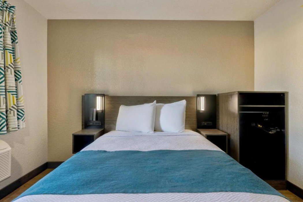 Motel6 Anaheim, CA - Fullerton East 19/59