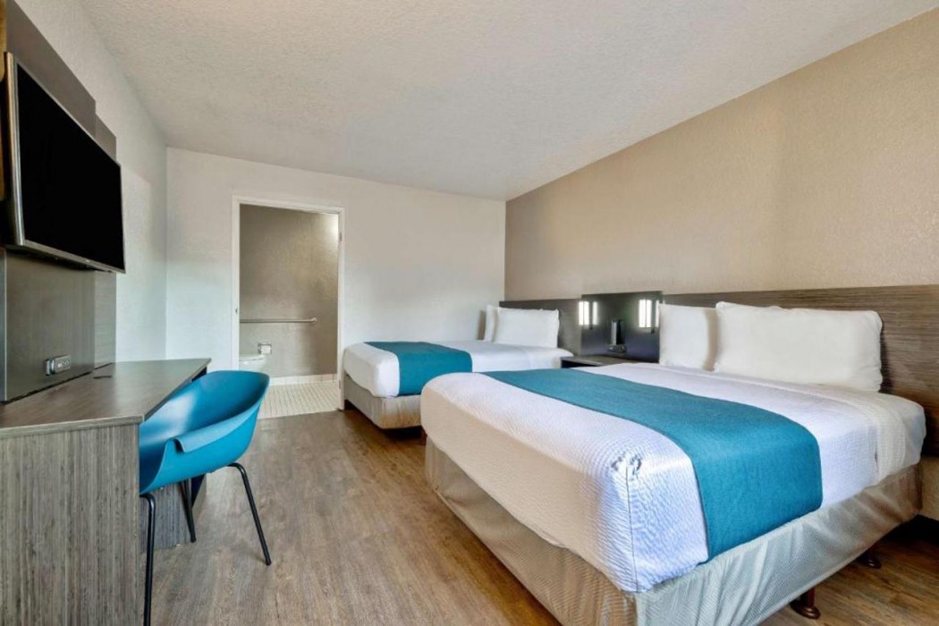 Motel6 Anaheim, CA - Fullerton East 25/59