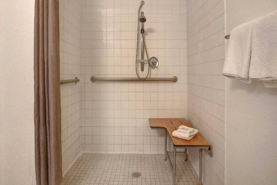 Motel6 Gilroy, CA 16/56