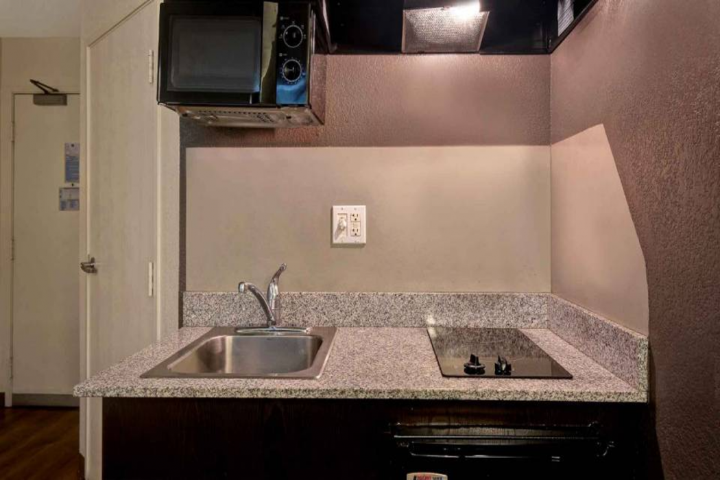 Motel6 Gilroy, CA 19/56