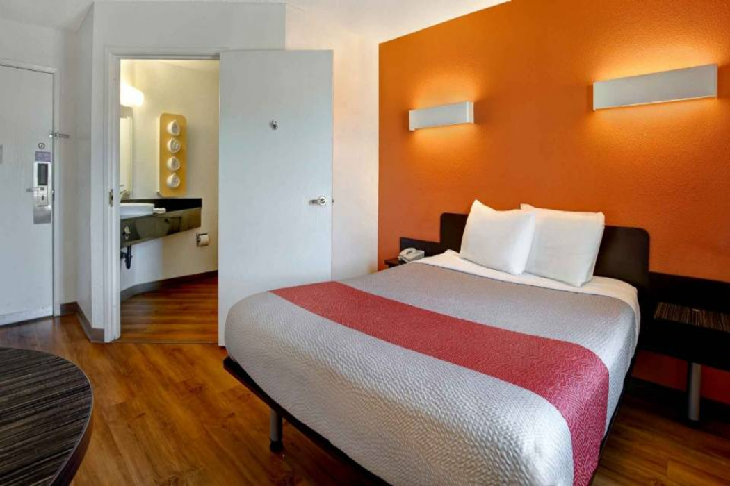 Motel6 Gilroy, CA 23/56
