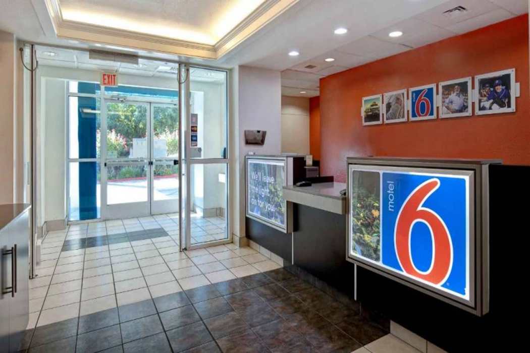 Motel6 Gilroy, CA 8/56